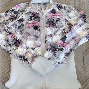 LULULEMON ACTIVE JACKET